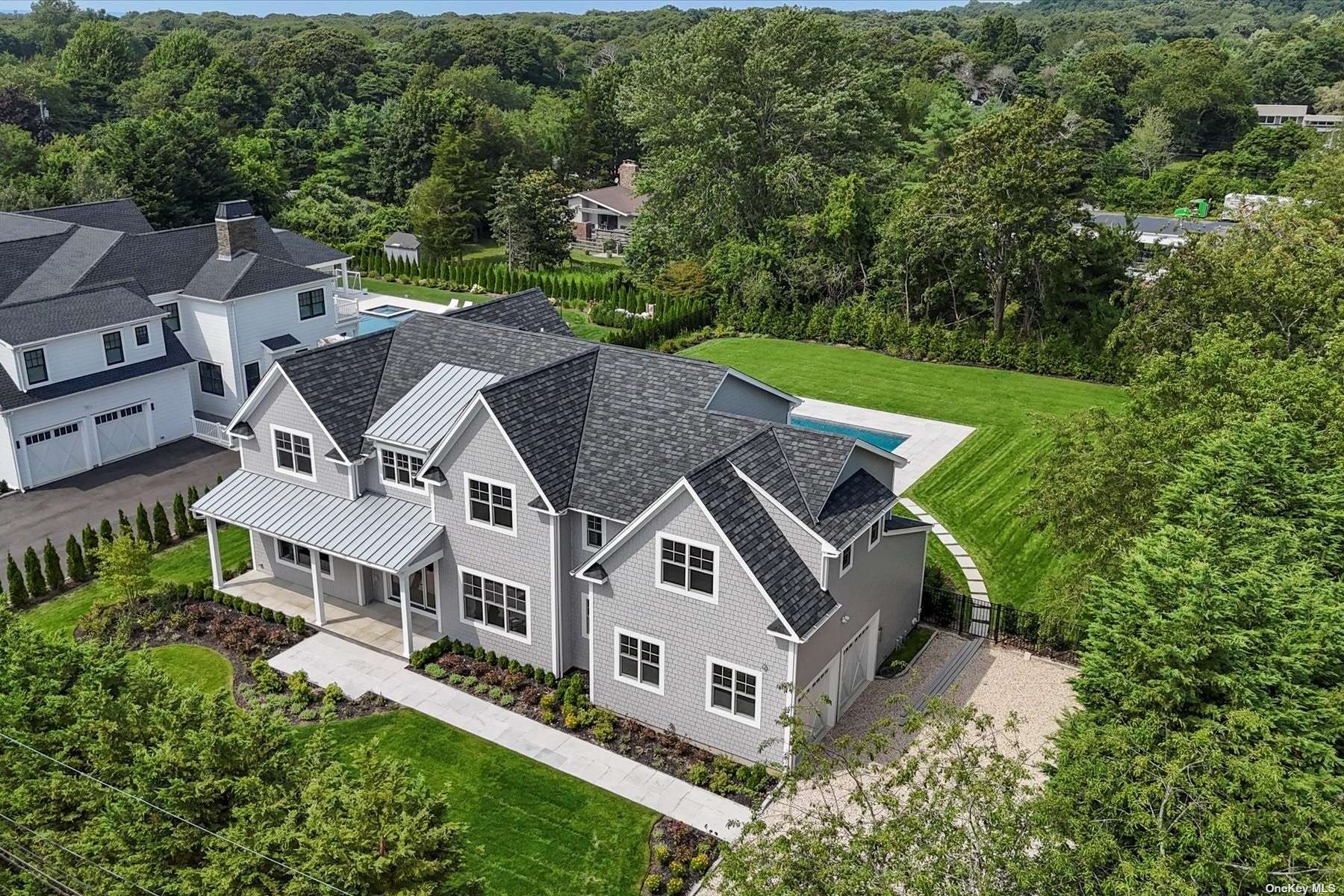 Country Club Dr, Southampton, NY 11968