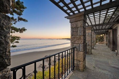 239 Summer St, Manchester, MA, 01944-1540 | Card Image