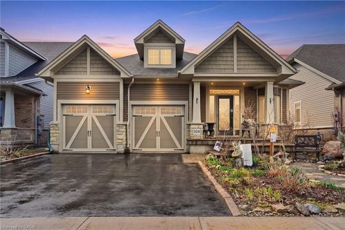 104 Anastasia Blvd, Smithville, ON, L0R2A0 | Card Image