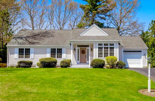 11 Snead Dr, Mashpee, MA, 02649-3218 | Card Image