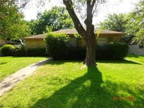 1113 Holbrook Dr, Garland, TX, 75040-5328 | Card Image