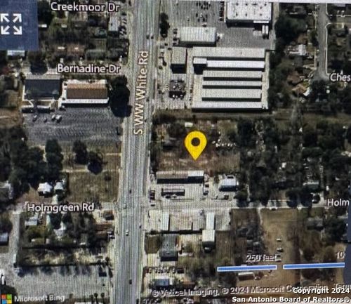 1521 S Ww White Rd, San Antonio, TX, 78220-4704 | Card Image