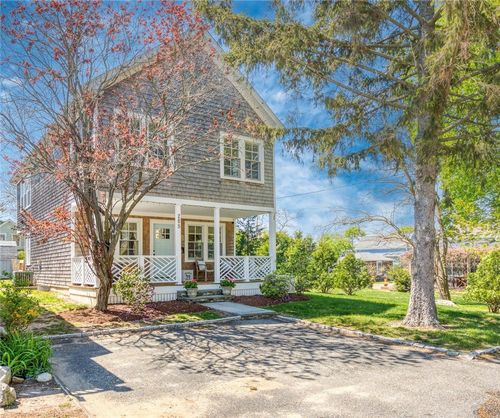 285 Narragansett Ave, Barrington, RI, 02806-1335 | Card Image