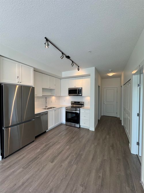 216-15735 85 Avenue, Surrey, BC, V4N6Z2 | Card Image