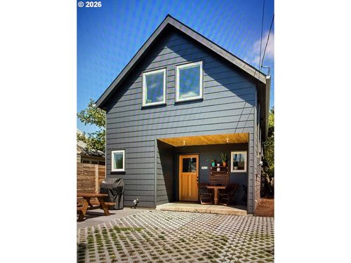 3813 Ne Going St, Portland, OR, 97211-8156 | Card Image