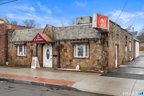 672 Main St, East Haven, CT, 06512-2007 | Card Image