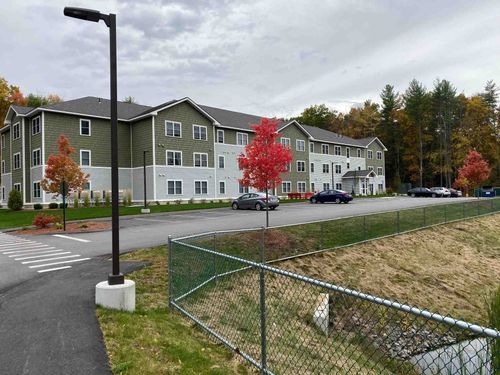 apt-208-10 E Ridge Dr, Milford, NH, 03055-5108 | Card Image