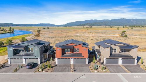 22 Bridger St, Cascade, ID, 83611 | Card Image