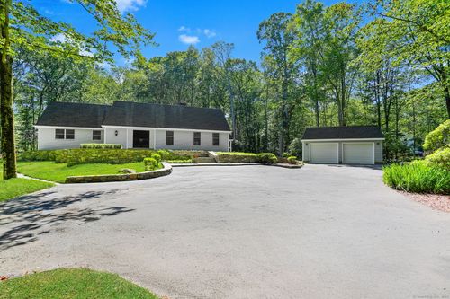 82 Rilling Rdg, New Canaan, CT, 06840-4314 | Card Image