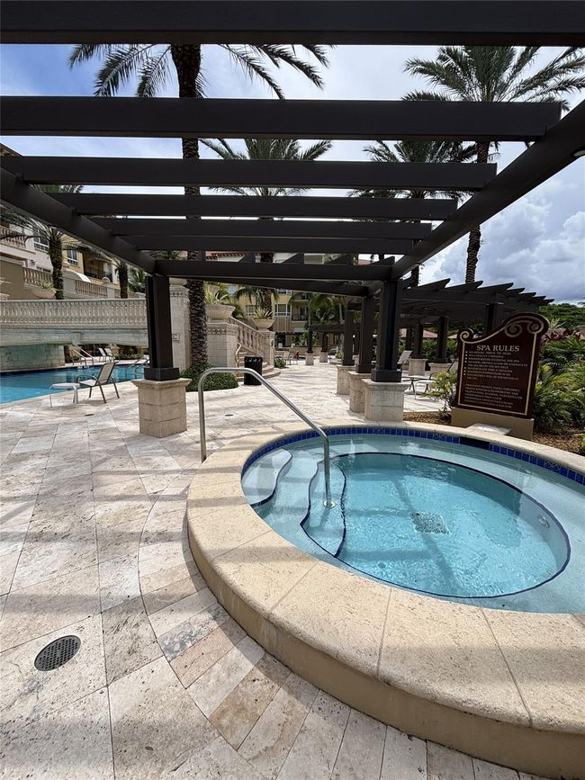 Jacuzzi | Image 43