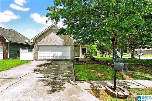 5051 Cantebury Ct, Center Point, AL, 35215-2888 | Card Image