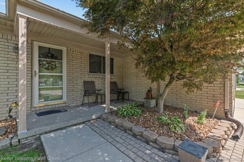 31790 Forrest, Fraser, MI, 48026-2623 | Card Image