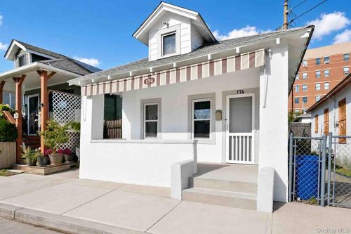 174 Beach 25th St, Far Rockaway, NY, 11691-2204 | Card Image