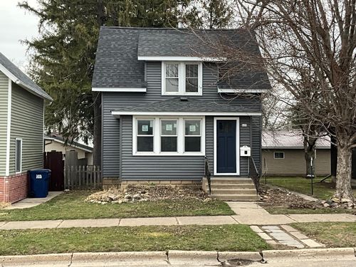 628 Front St, Kenyon, MN, 55946-1305 | Card Image