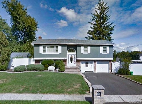 40 Pittsford Way, Nanuet, NY, 10954-3520 | Card Image