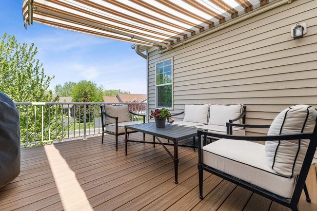 Even comes with an awning! | Image 8