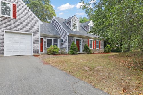 2 Tricia Rd, North Falmouth, MA, 02556-2708 | Card Image