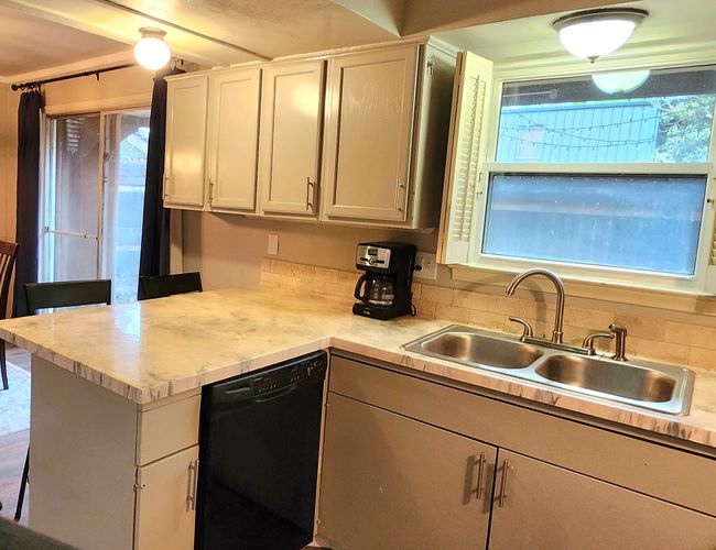 APT-30 - 501 W Scharbauer Dr, Condo with 2 bedrooms, 2 bathrooms and 1 parking in Midland TX | Image 11