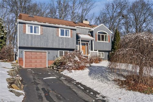 25 Ivy Hollow Ct, Cranston, RI, 02921-1233 | Card Image