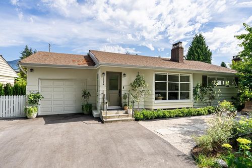 2784 Crescentview Dr, North Vancouver, BC, V7R2V1 | Card Image