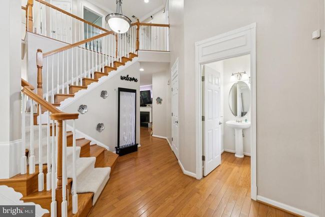 8411 Whitehaven Ct, House other with 6 bedrooms, 5 bathrooms and null parking in LORTON VA | Image 4