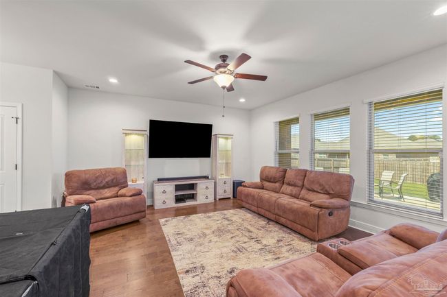 3347 Keegun Loop, House other with 4 bedrooms, 2 bathrooms and 6 parking in Pensacola FL | Image 11