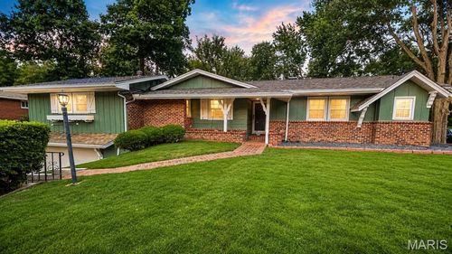 133 Country Club Acres, Belleville, IL, 62223-3609 | Card Image