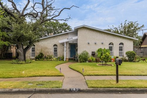 705 Bluebonnet Drive, Grand Prairie, TX, 75052 | Card Image