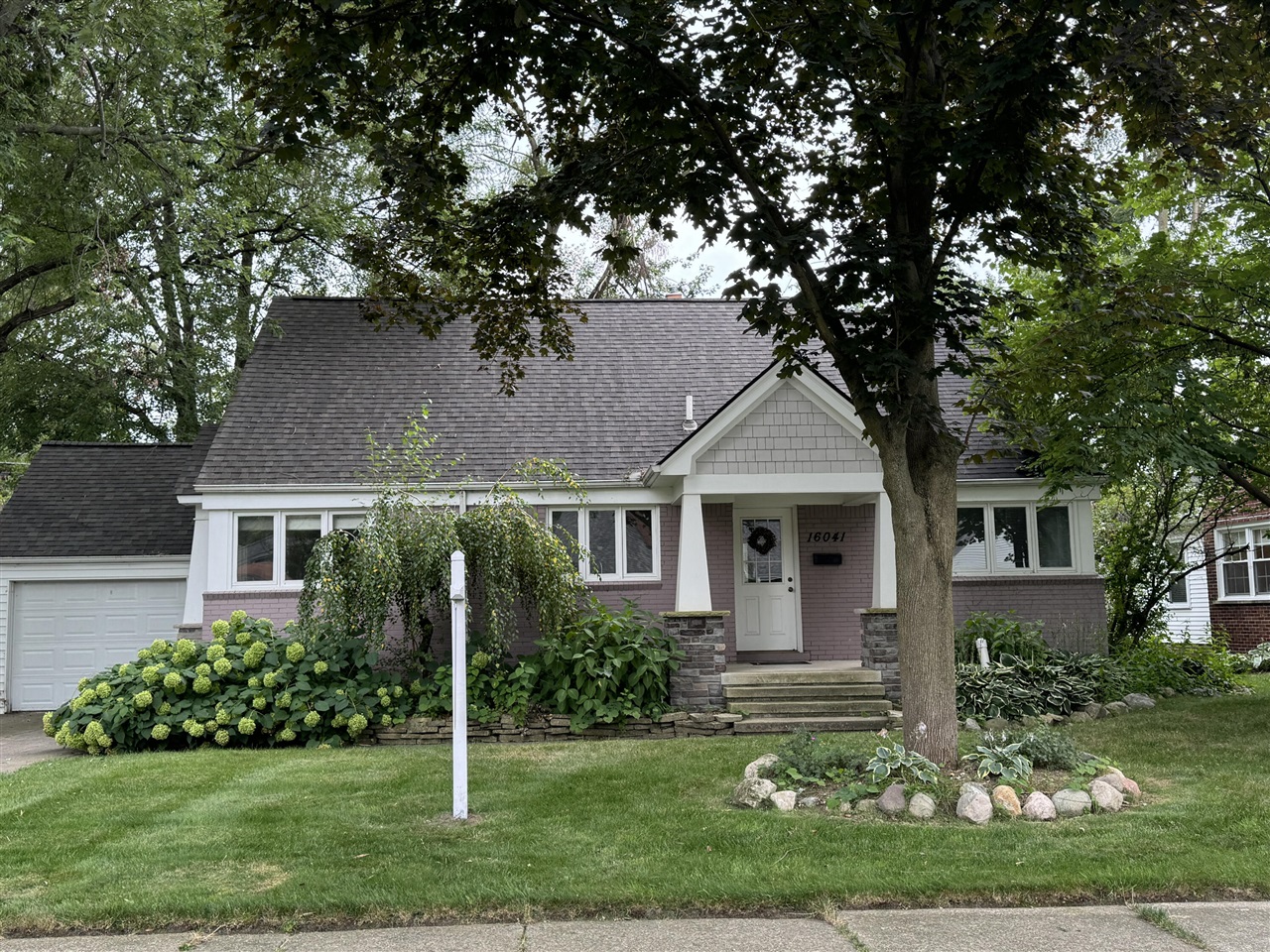 Amherst Ave, Beverly Hills, MI 48025