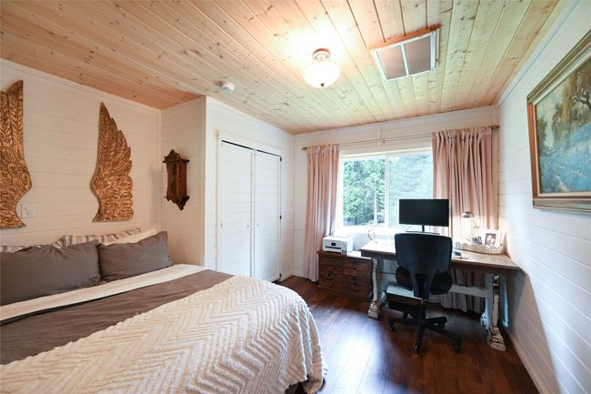 Guest bedroom on main level | Image 25
