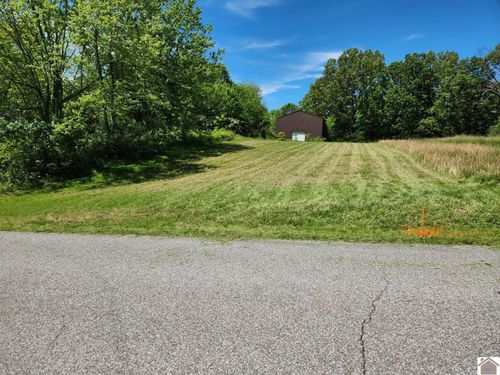 668 Hawkeye Rd, Gilbertsville, KY, 42044-9242 | Card Image
