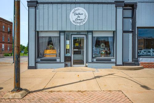 600 W Side Sq, Clinton, IL, 61727-1656 | Card Image