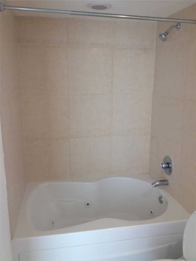 APT-3709 - 50 Biscayne Blvd, Condo with 0 bedrooms, 1 bathrooms and null parking in Miami FL | Image 11