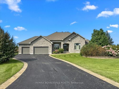 1530 Creagan Crt, Cumberland, ON, K4C0A5 | Card Image