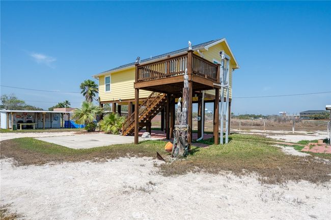 326 E 10 Th St, House other with 1 bedrooms, 2 bathrooms and null parking in Rockport TX | Image 21