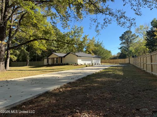 2449 W Mountain Creek Rd, Florence, MS, 39073-7786 | Card Image