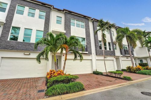 19-2900 Ne 12th Ter, Oakland Park, FL, 33334-4444 | Card Image