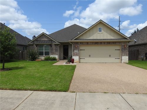 2622 Forest Oaks Dr, College Station, TX, 77845-6444 | Card Image