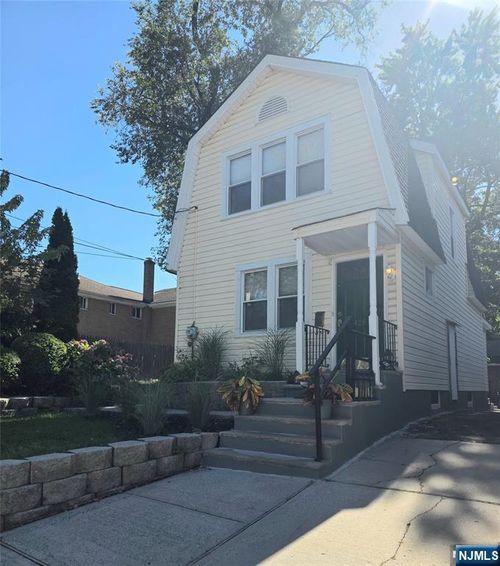 428 Washington Ter, Leonia, NJ, 07605-1224 | Card Image