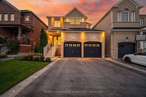 66 Slack St, Bradford, ON, L3Z0S4 | Card Image