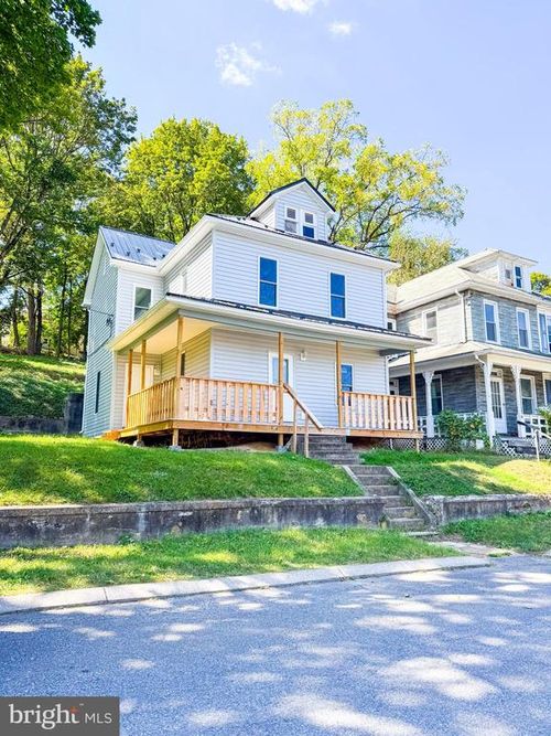 32 S Mann Ave, YEAGERTOWN, PA, 17099-9662 | Card Image