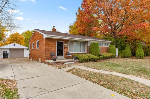 22151 Whitmore St, Oak Park, MI, 48237-3525 | Card Image