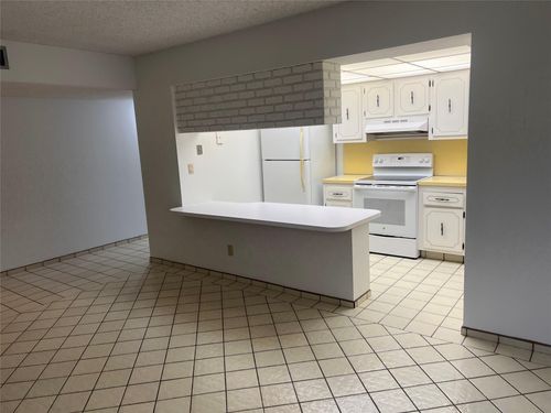 apt-ph12-4-20350 W Country Club Dr, Aventura, FL, 33180-1662 | Card Image