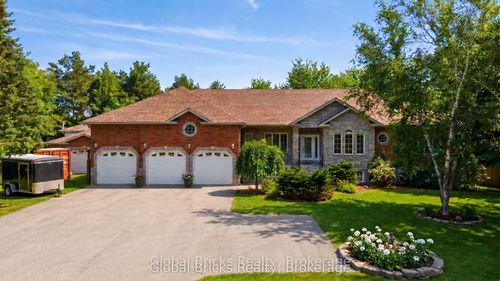 14 Fisher Dr, Everett, ON, L0M1J0 | Card Image