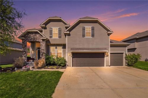 2776 W Sitka Dr, Olathe, KS, 66061-6849 | Card Image