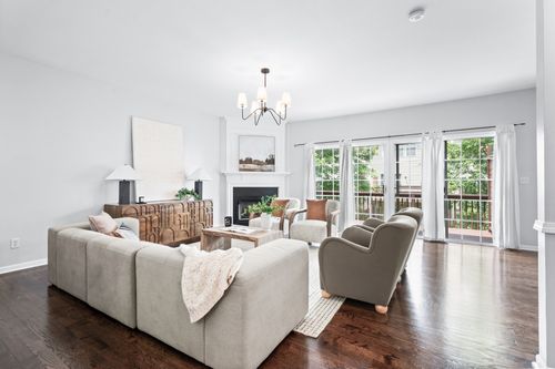 apt-1504-7252 Highway 70 S, Nashville, TN, 37221-2852 | Card Image