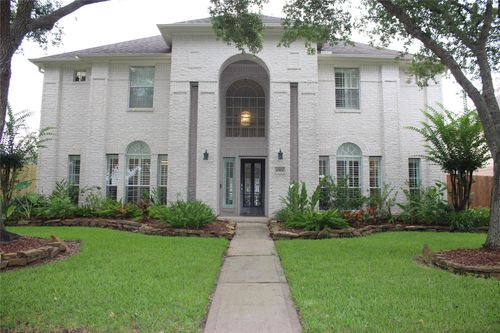 1901 Edgewater Dr, Friendswood, TX, 77546-7853 | Card Image