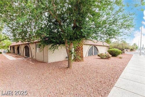 unit-5-848 Hedge Way, Las Vegas, NV, 89110-6410 | Card Image