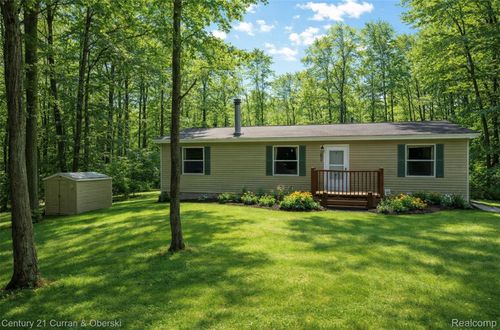 8135 Hillcrest Rd, Roscommon, MI, 48653-9519 | Card Image