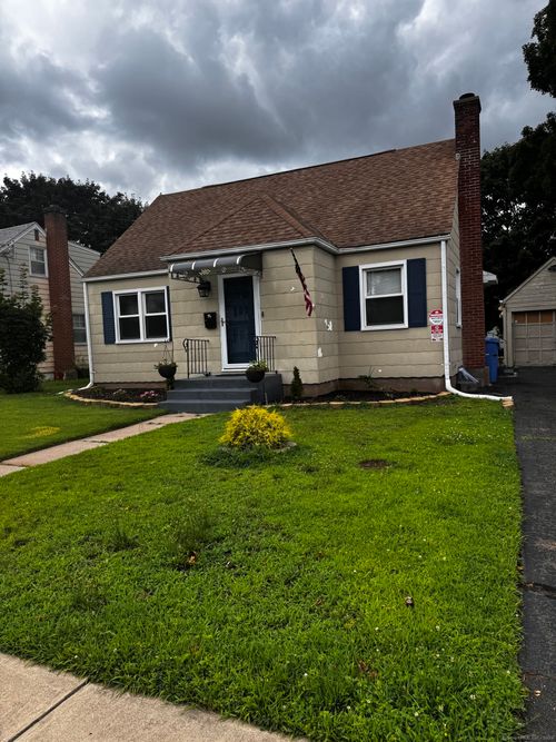 71 Linnmore Dr, Manchester, CT, 06040-3813 | Card Image
